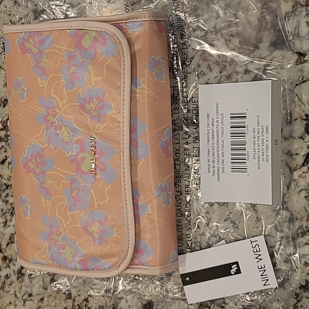 New Nine West Hanging Organizer